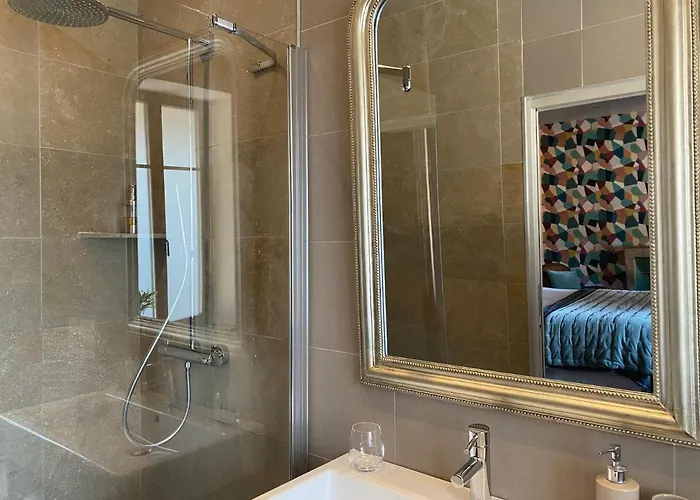 레 샹브르 드 렌프리머리 * 본느